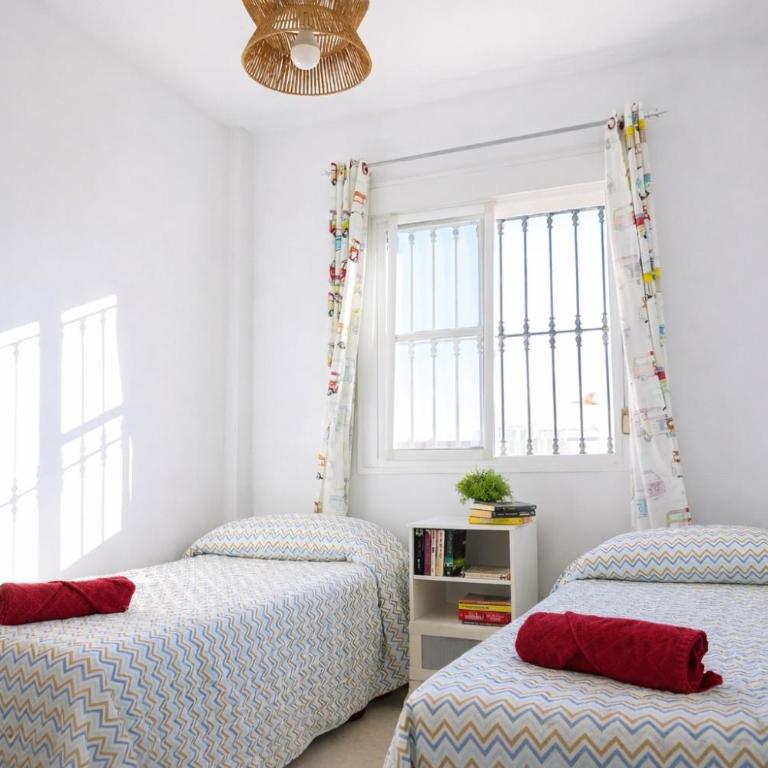 Tarifa Family House 5 min walk to the beach and old town - Chalet de 3 dormitorios - 10