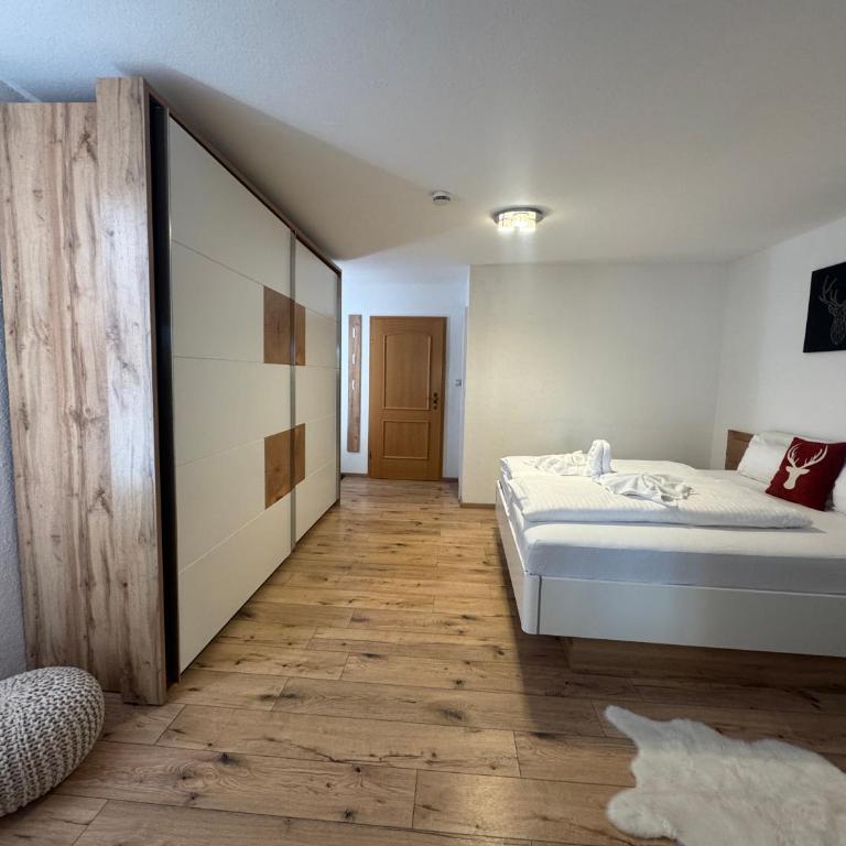 Gästehaus Babel - Apartment mit 2 Schlafzimmern und Bergblick - 11