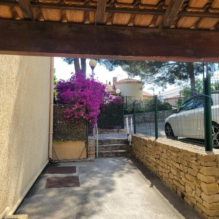 Grand Studio Mezzanine Calme Climatisé Parking privé Plage 700 m - Appartement 1 Chambre - 28