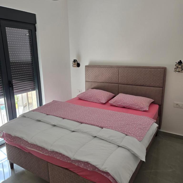 Monte Bay Apartments - One-Bedroom Apartment with Sea View - 3