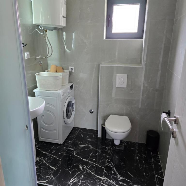 Monte Bay Apartments - One-Bedroom Apartment with Sea View - 4