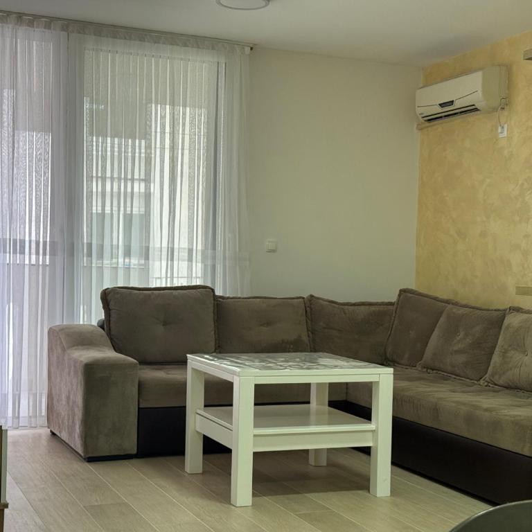 The Urban Oasis - One-Bedroom Apartment - 1