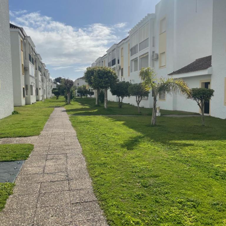 Apartamento Bajo Pinar Rota playa parking gratuito - Two-Bedroom Apartment - 8