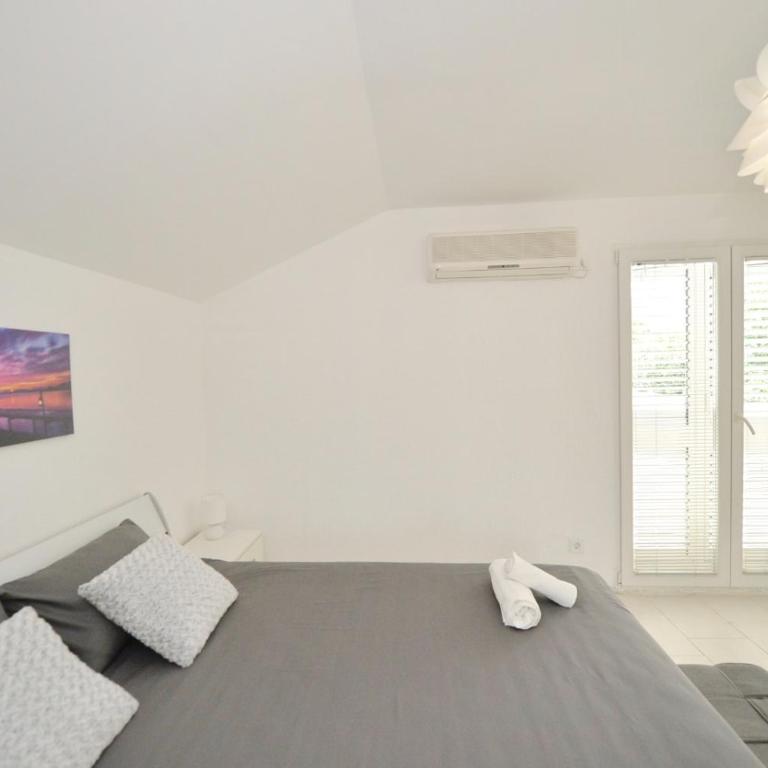 Zotina Residence - Two-Bedroom Apartment with Balcony and Sea View - 4