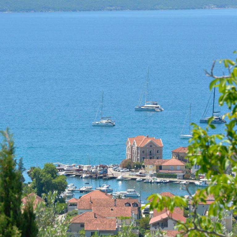 Zotina Residence - Two-Bedroom Apartment with Balcony and Sea View - 15