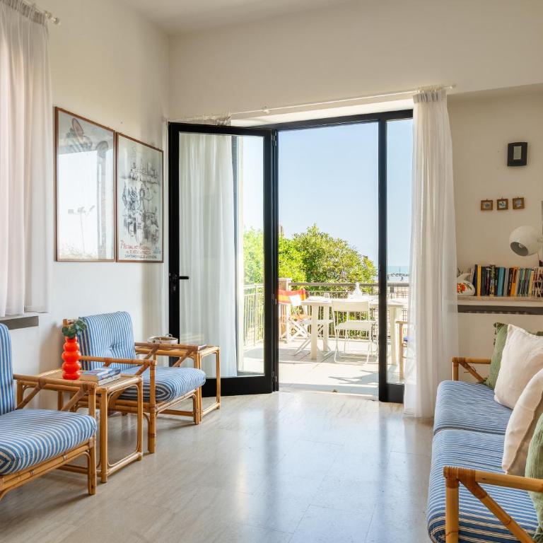 Viserba Sea Villa with Balcony - Il Lupo Affitta - Casa con 3 Camere da Letto - 1