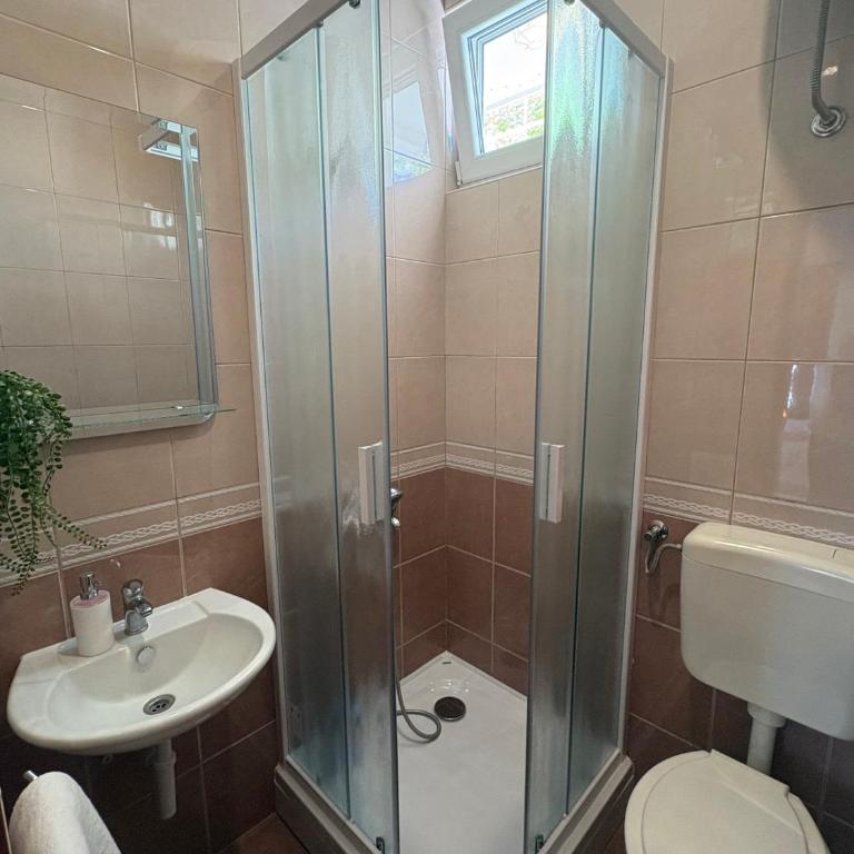BlueWave Apartmani - Bjelila - Komfor Trokrevetna Soba - 2