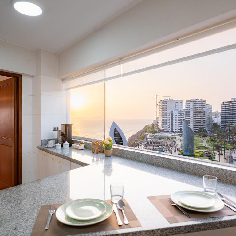 ALU Luxe - Premium Oceanfront Apartments Larcomar - Four-Bedroom Deluxe Apartment - 17