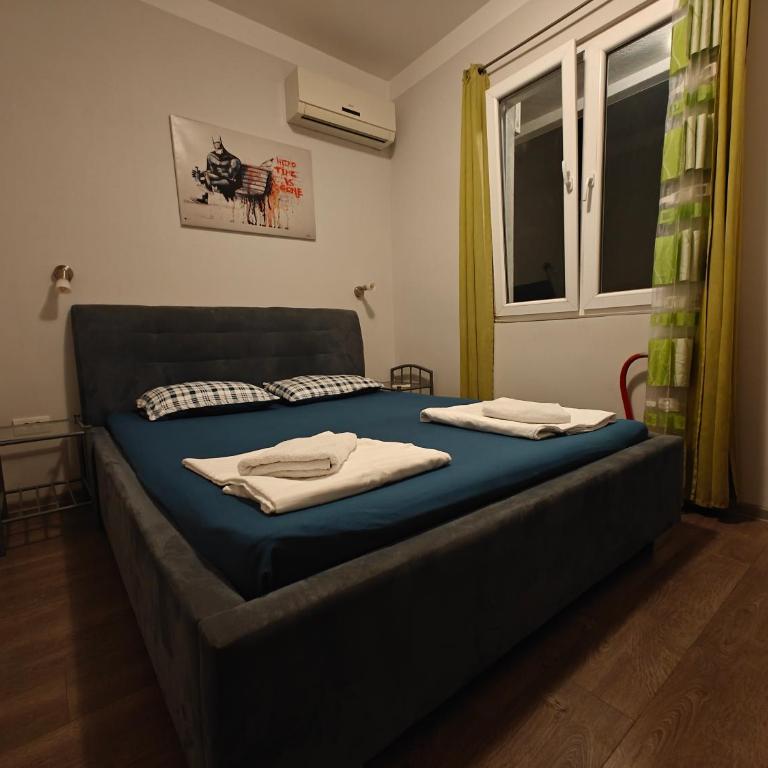 The High Hostel - King Room with Garden View - 8