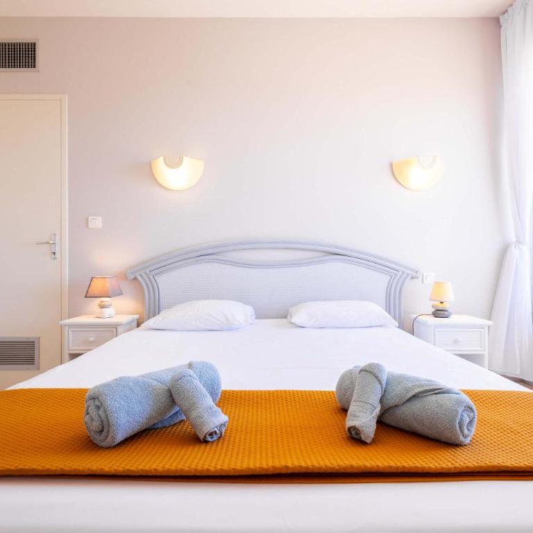 Magnifique appartement en front de mer - Three-Bedroom Apartment - 11