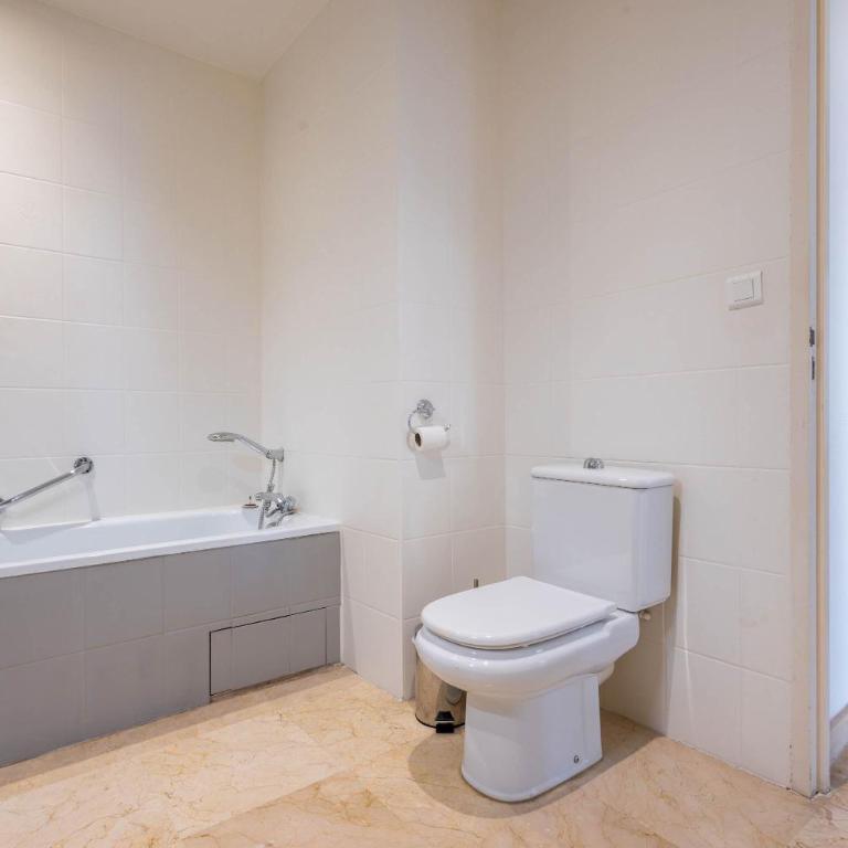 Magnifique appartement en front de mer - Three-Bedroom Apartment - 16