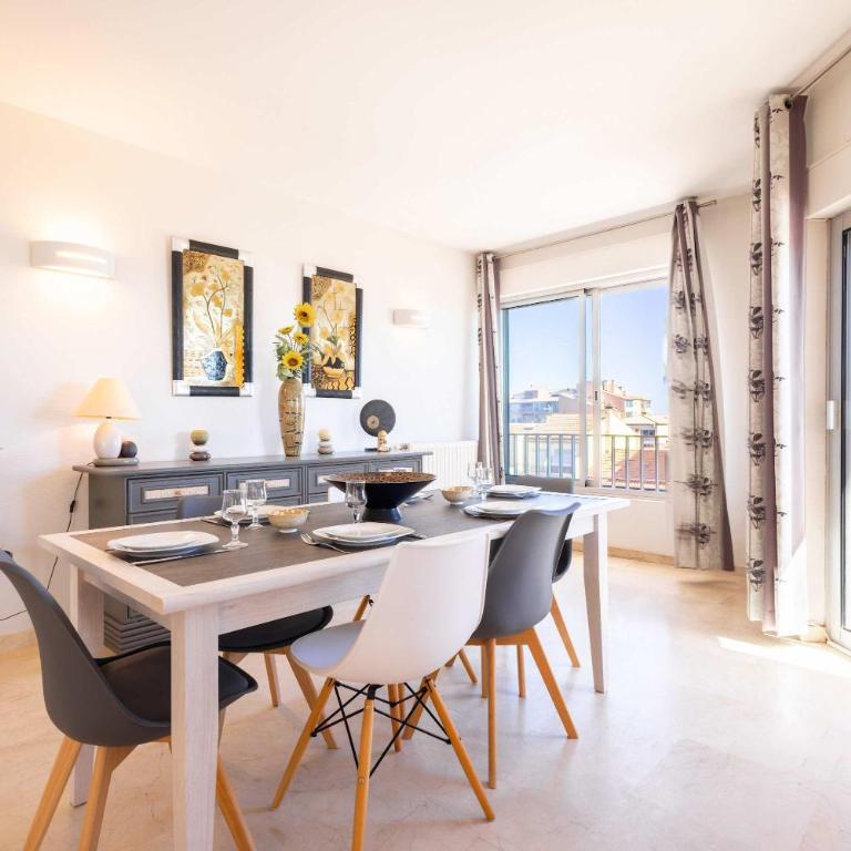 Magnifique appartement en front de mer - Three-Bedroom Apartment - 17