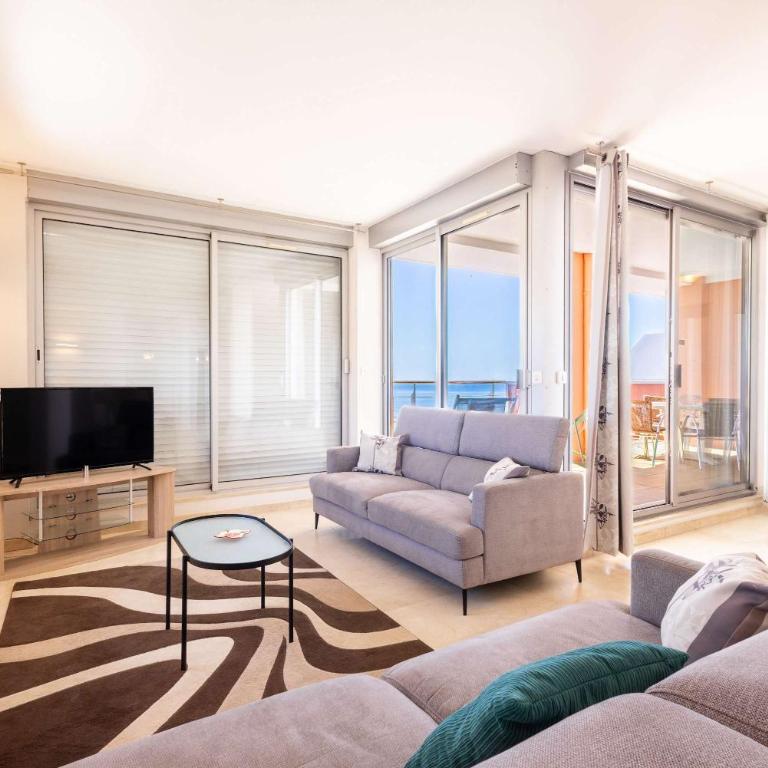 Magnifique appartement en front de mer - Three-Bedroom Apartment - 21
