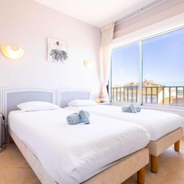 Magnifique appartement en front de mer - Three-Bedroom Apartment - 27