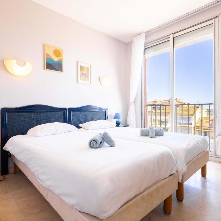 Magnifique appartement en front de mer - Three-Bedroom Apartment - 30