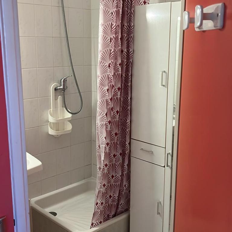 Wi Fi,vue marina ,parking ,plage à pied - Apartment mit 1 Schlafzimmer - 14
