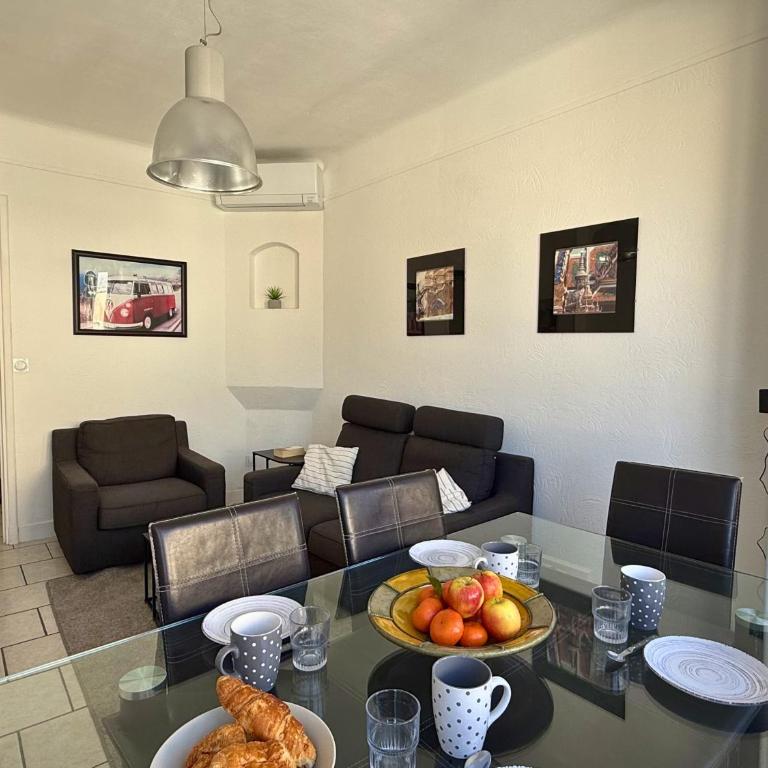 T3 climatisé cœur de ville, plage & gare à pied - Apartment mit 2 Schlafzimmern und Stadtblick - 16