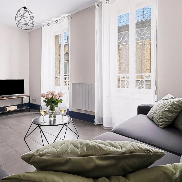 Chez Joyce - T2 climatisé entre centre-ville et cité médiévale - One-Bedroom Apartment - 1
