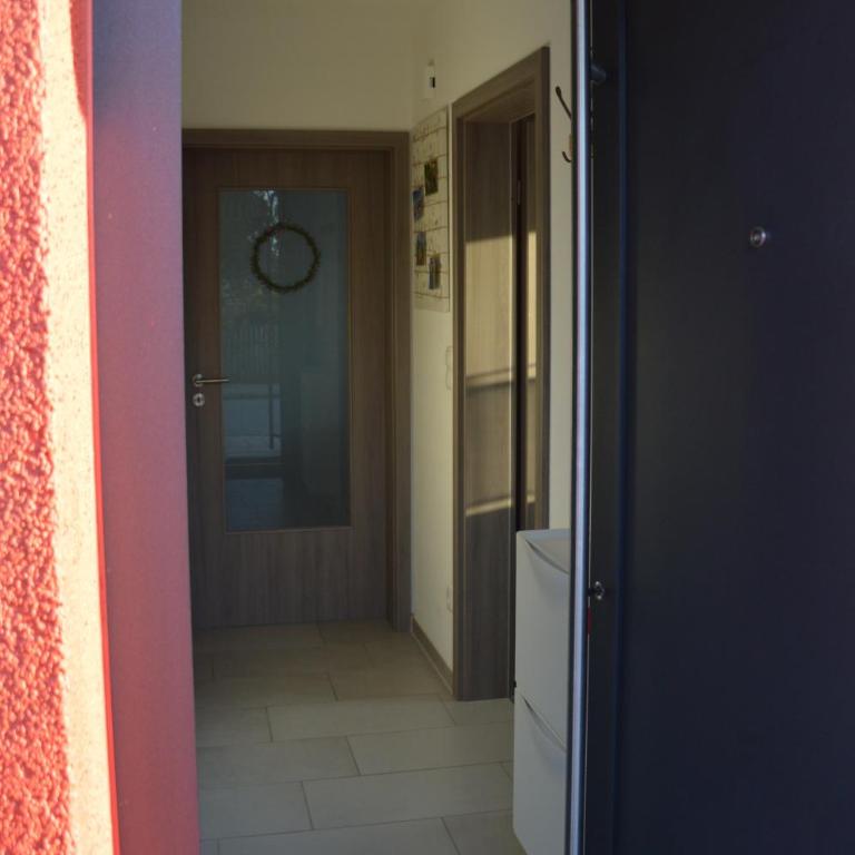 Ruhig gelegene Wohnung in schöner Ortsrandlage - Apartment mit 1 Schlafzimmer - 10