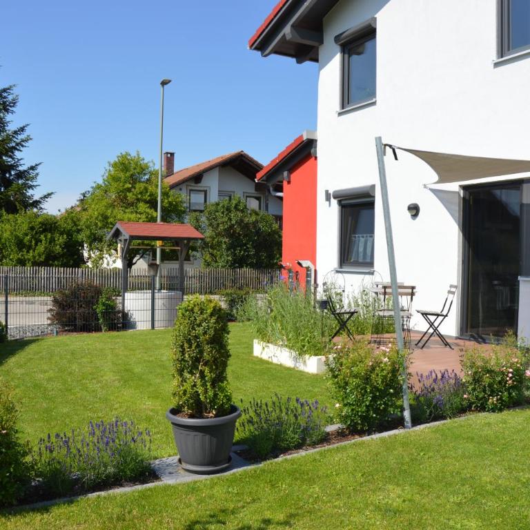 Ruhig gelegene Wohnung in schöner Ortsrandlage - Apartment mit 1 Schlafzimmer - 1
