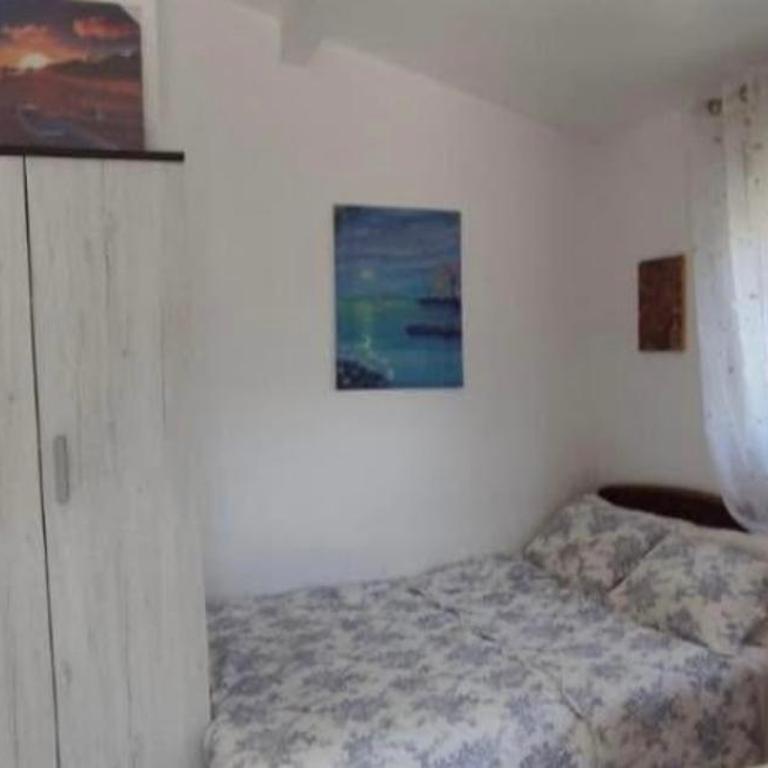 Helena Apartments - One-Bedroom Apartment - 4