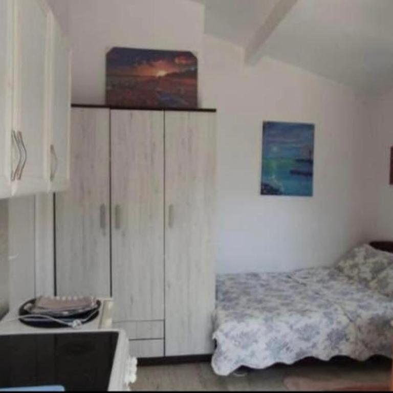 Helena Apartments - One-Bedroom Apartment - 6