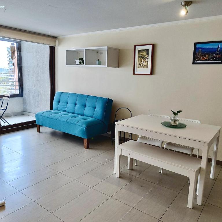Ñuñoa 2D1B a pasos Metro Chile España - Two-Bedroom Apartment with Balcony - 1