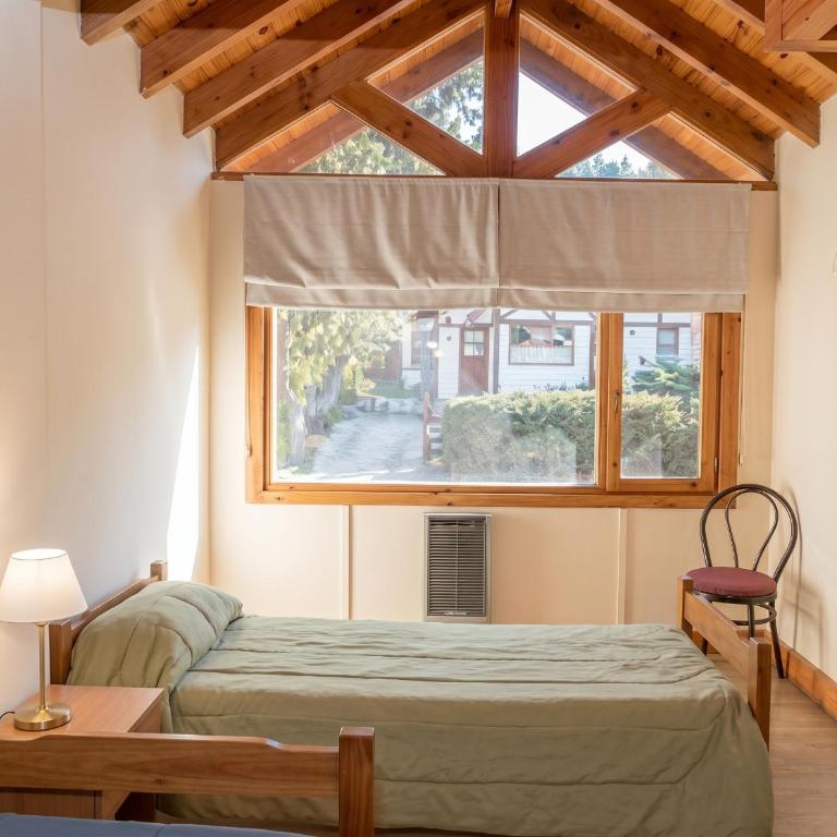 Casa Chalet Patagónica - Hogar a leña y zona tranquila - Apartamento de 3 dormitorios - 4