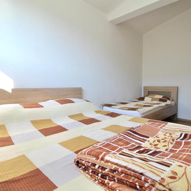 Cejovic Apartments & Pool - One-Bedroom Apartment - 9