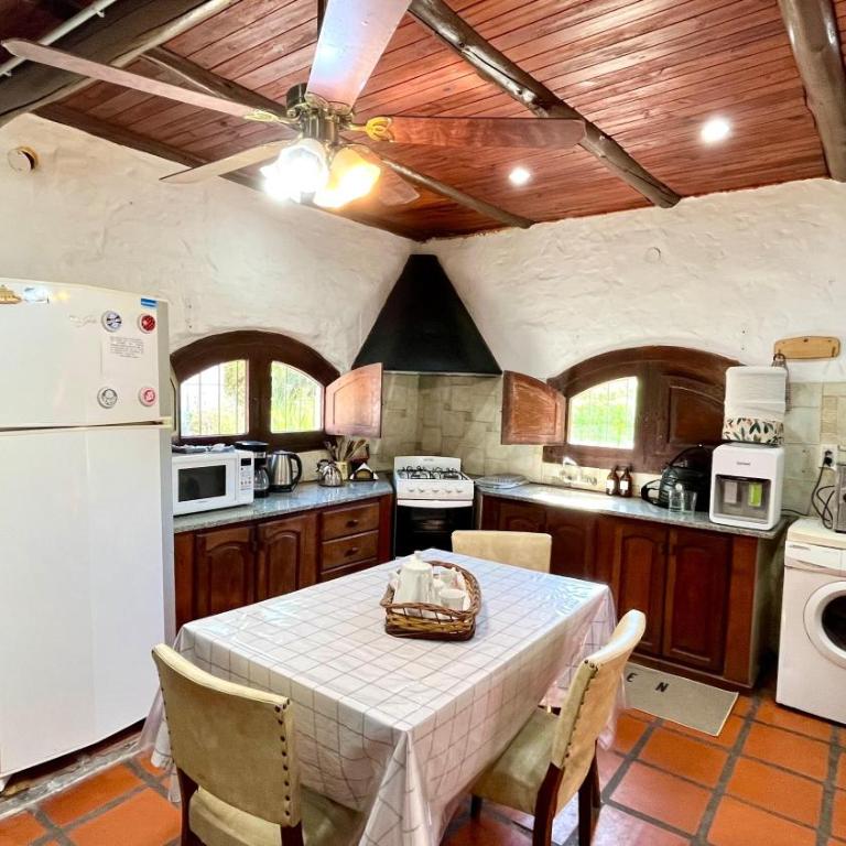 Doña Sara - Four-Bedroom House - 15