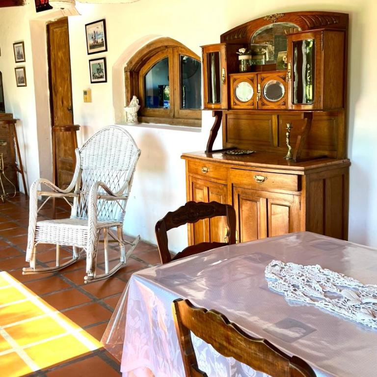 Doña Sara - Four-Bedroom House - 13
