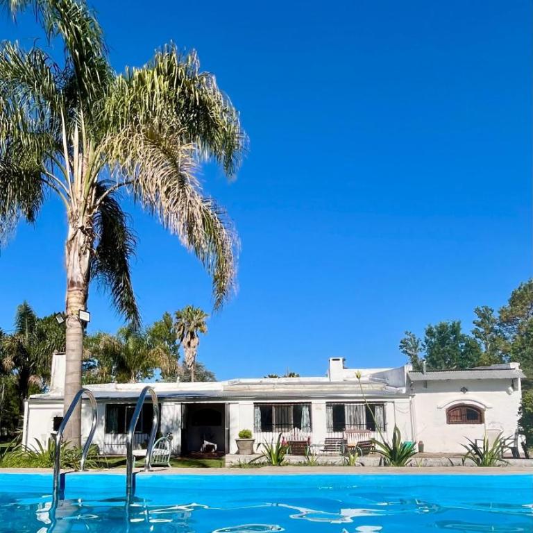 Doña Sara - Four-Bedroom House - 12