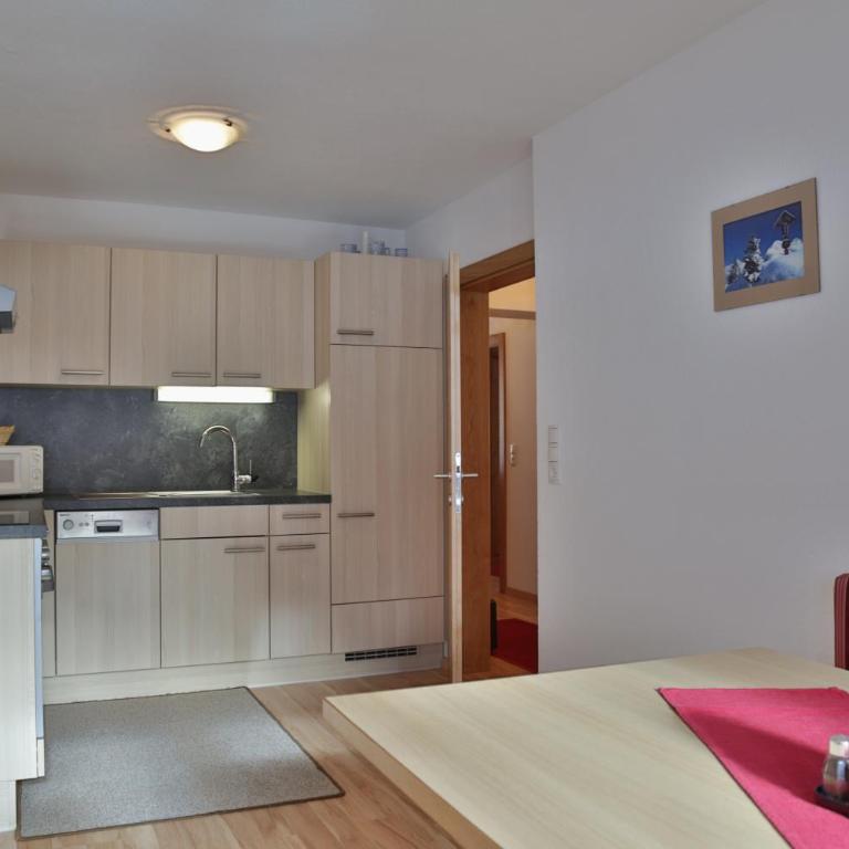 Alpenapart Zell - Apartment mit 2 Schlafzimmern und Balkon - 18