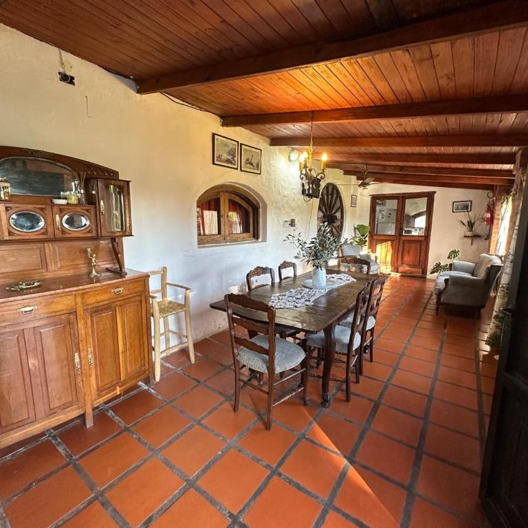 Doña Sara - Four-Bedroom House - 5