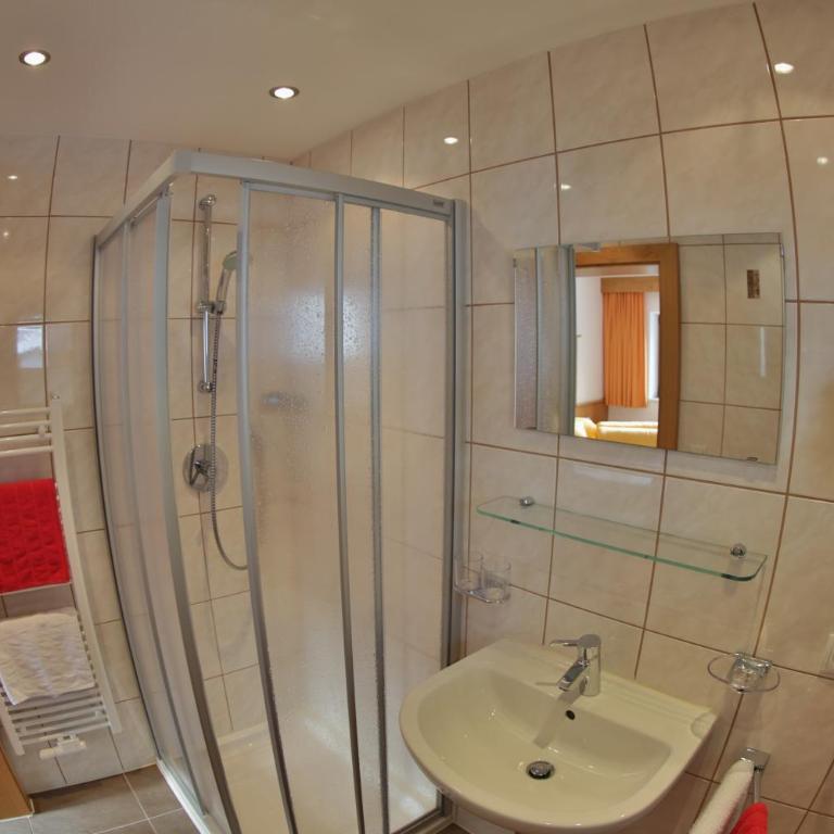 Alpenapart Zell - Apartment mit 2 Schlafzimmern und Balkon - 27