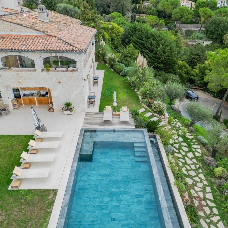 Ideal BnB, Luxury Apartments - Superior Apartment with Pool - 12