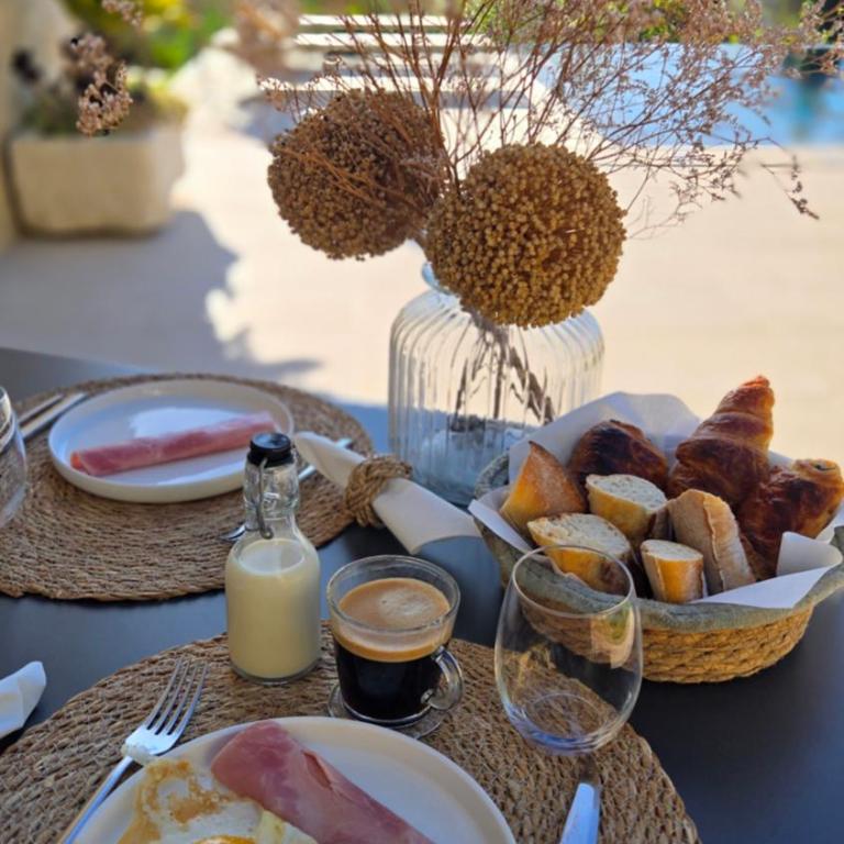 Ideal BnB, Luxury Apartments - Apartment with Terrace and Pool - 13
