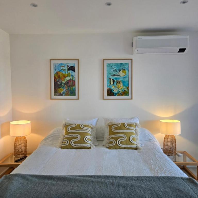 Ideal BnB, Luxury Apartments - Deluxe Apartment with Pool - 12