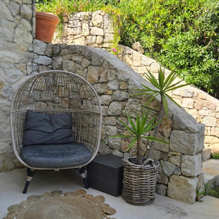 Ideal BnB, Luxury Apartments - Apartment with Garden View and Pool - 17