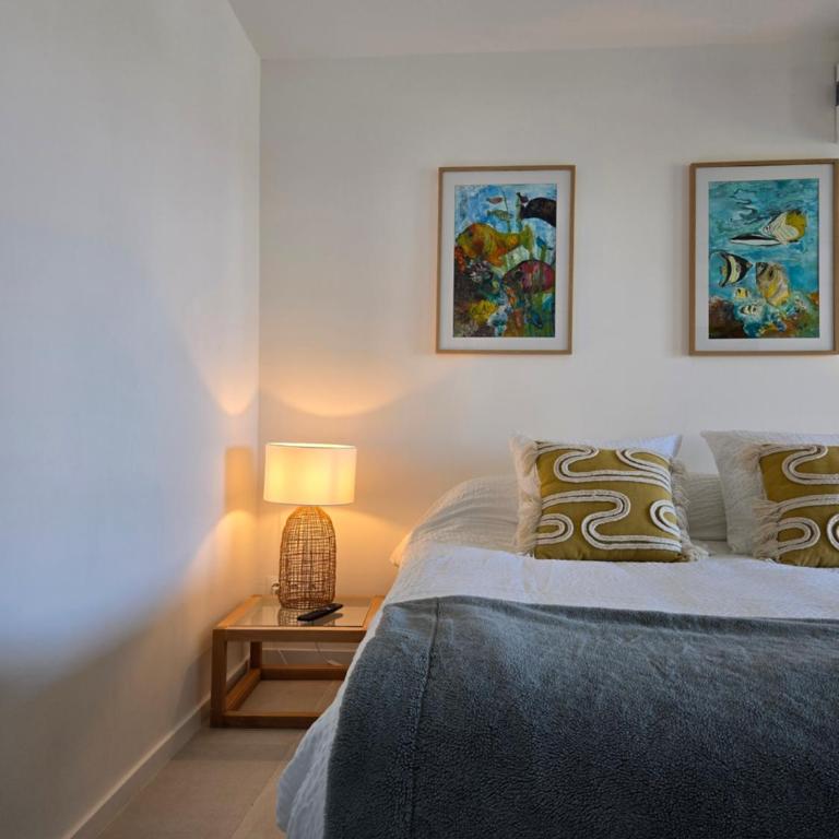 Ideal BnB, Luxury Apartments - Deluxe Apartment with Pool - 21