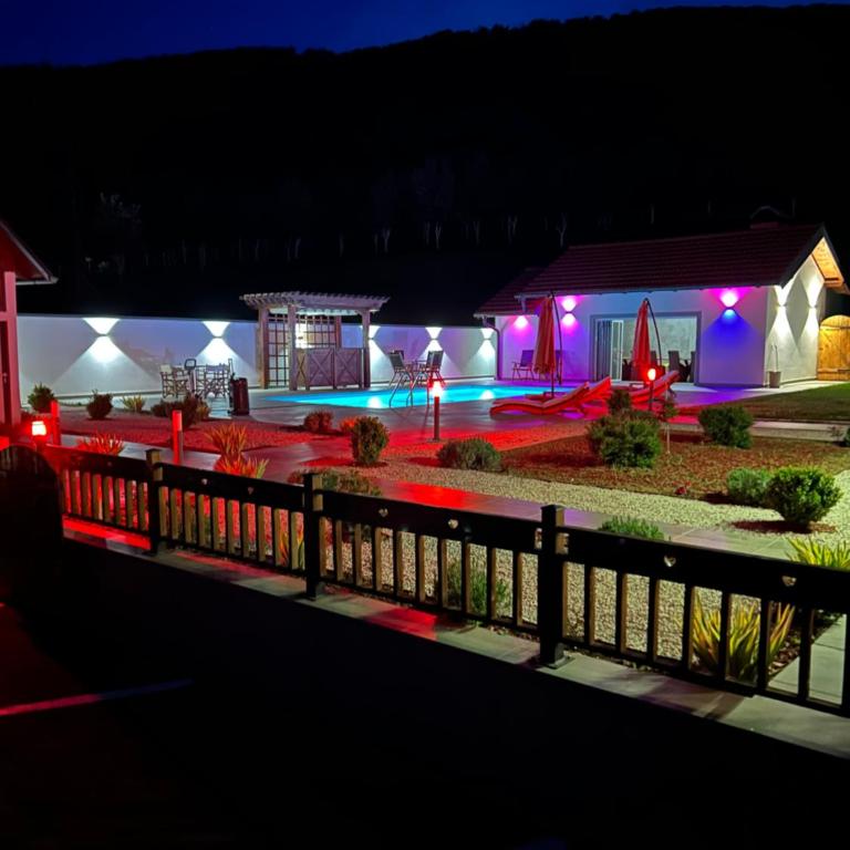 Romantic Lodge -Private Swimm-Spa - Vila - 3