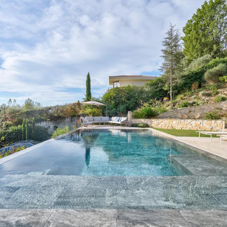 Ideal BnB, Luxury Apartments - Superior Apartment with Pool - 22