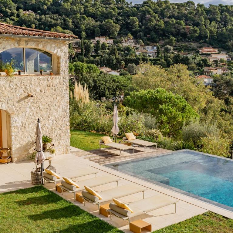 Ideal BnB, Luxury Apartments - Superior Apartment with Pool - 24