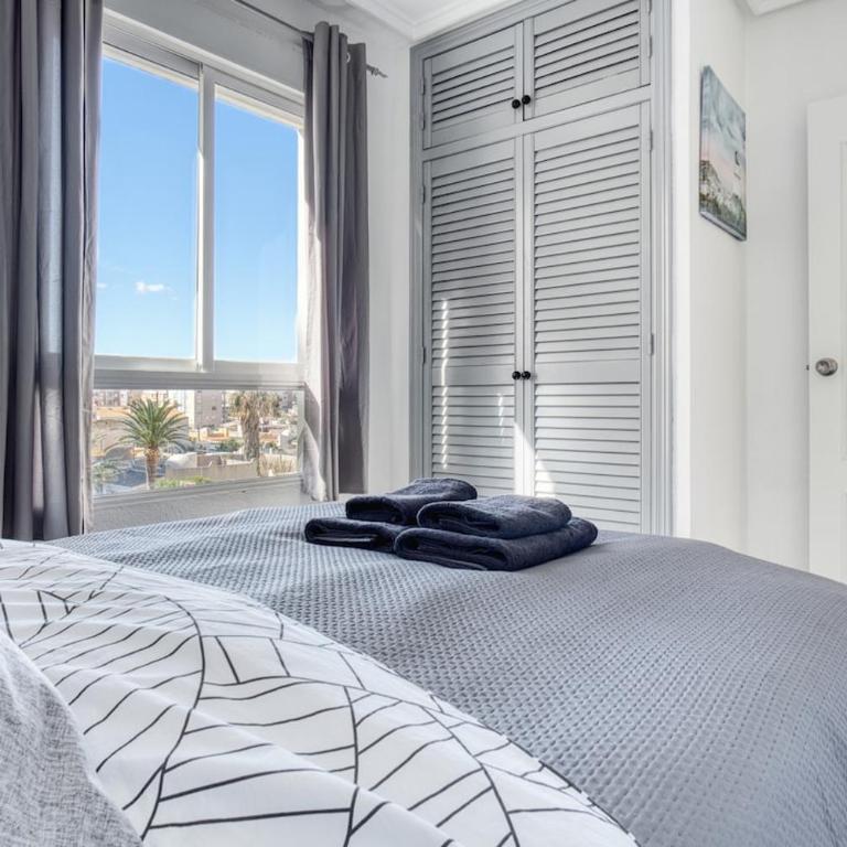 La Casa de Mia, Pool & Pink Lake Views - Two-Bedroom Apartment - 12