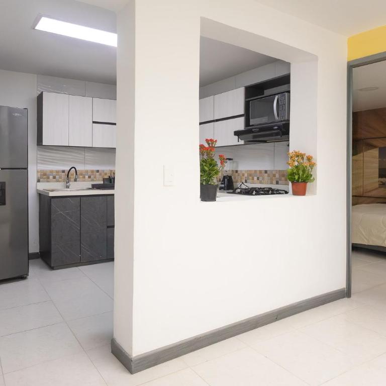 La Casa Amarilla - Three-Bedroom Home - 30