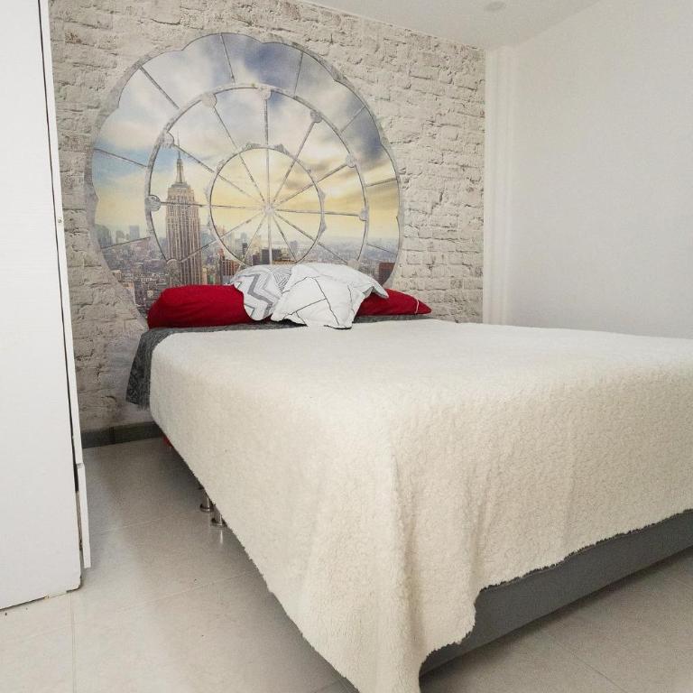 La Casa Amarilla - Three-Bedroom Home - 16
