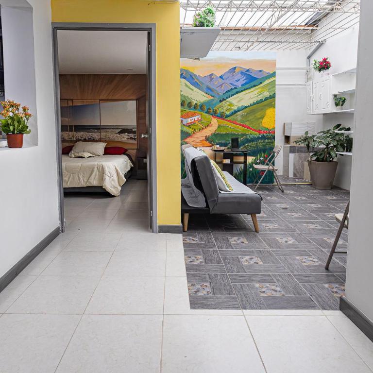 La Casa Amarilla - Three-Bedroom Home - 15