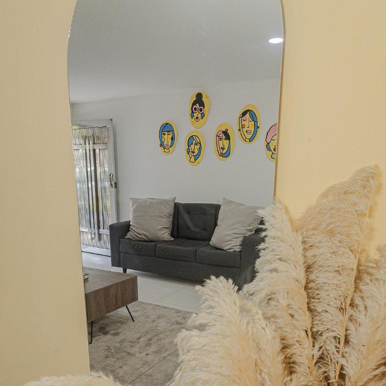 La Casa Amarilla - Three-Bedroom Home - 20