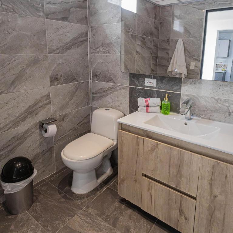 La Casa Amarilla - Three-Bedroom Home - 35