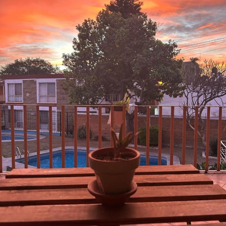 Cozy Apartment in Guadalajara - Perfect for Long Stays & Remote Work - Two-Bedroom Apartment with Pool View - 4